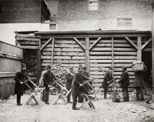 Splitting Kindle, The Wayfarers' Lodge wood yard