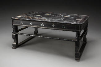 Tongyeong tray table with inlaid mother-of-pearl